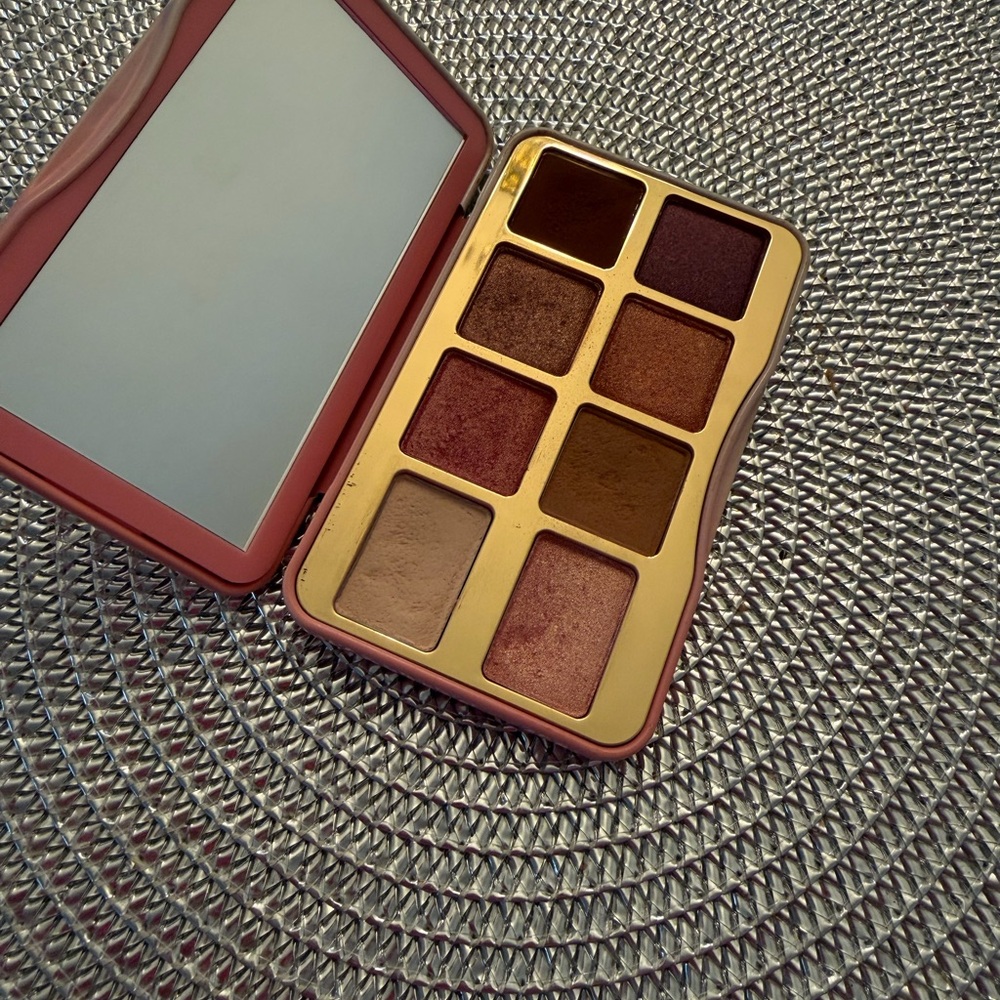 Too Faced Tickled Peach Palette Mini
